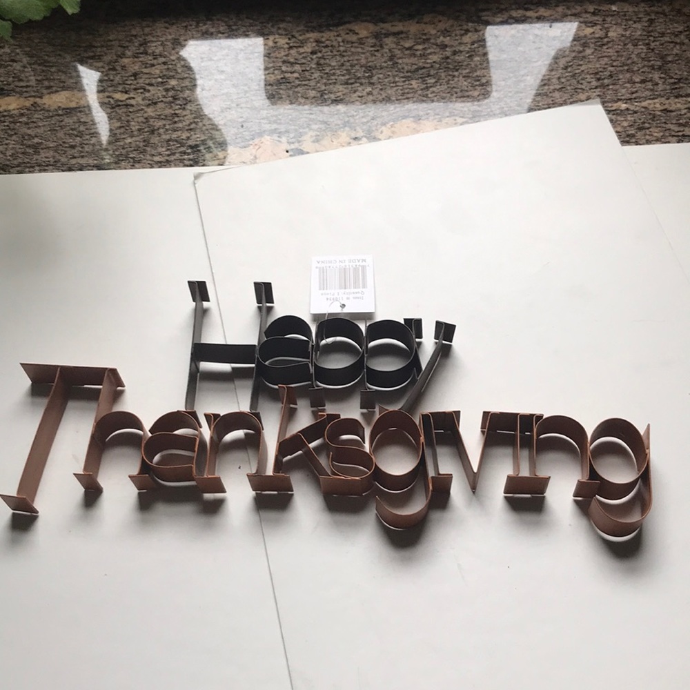 Metal Happy Thanksgiving decor